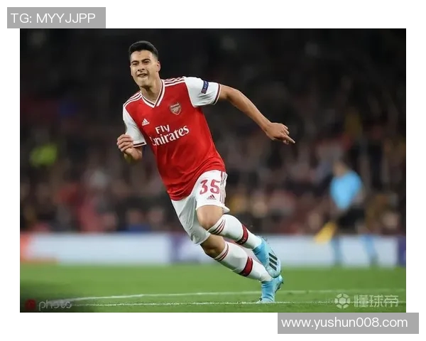 马丁内利的崛起之路:从青涩小将到足球明星的蜕变历程 马丁内利的崛起之路:从青涩小将到足球明星的蜕变历程